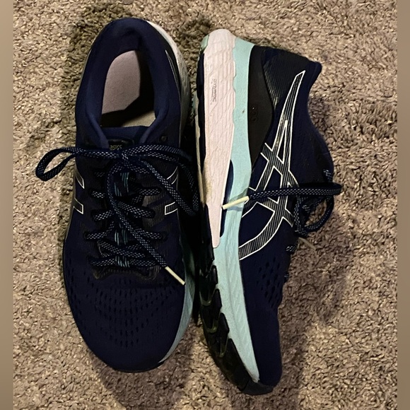 ASICS- Gel- Kayano 28 - Picture 2 of 7